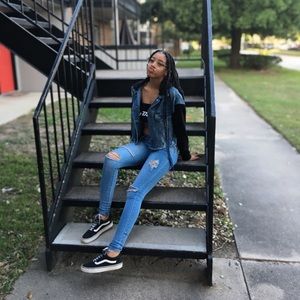 Meet your Posher, Ariel